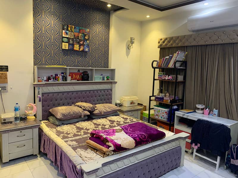 LUXURIOUS 7.5 MARLA HOUSE FOR SALE AT EYE CATCHING LOCATION IN JOHAR TOWN 7