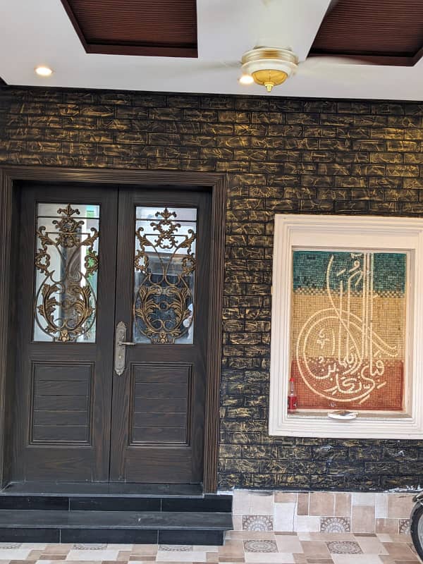 LUXURIOUS 7.5 MARLA HOUSE FOR SALE AT EYE CATCHING LOCATION IN JOHAR TOWN 22