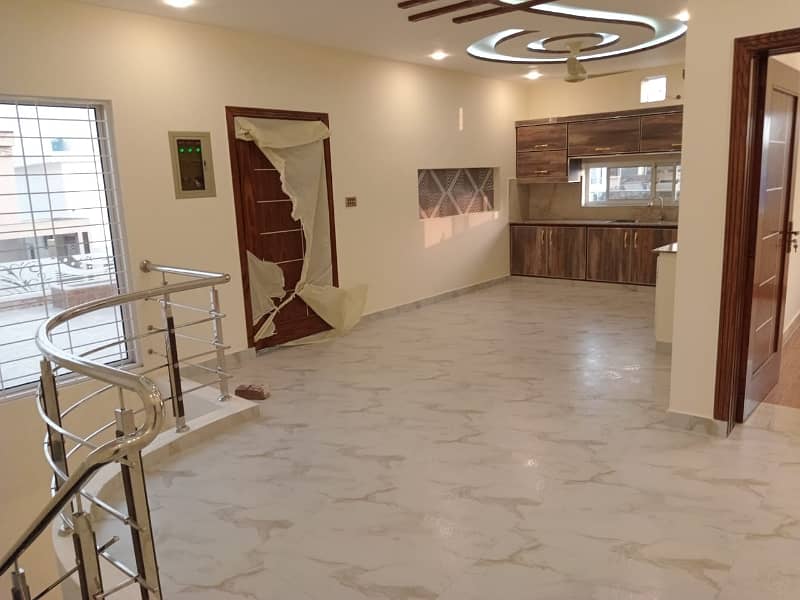 10 Marla Brand New Luxery Modern Stylish Leatest Tripple Storey Vip House Available For Sale In Wapdatown Lahore By Fast Property Services With Original Pics Of This House 5