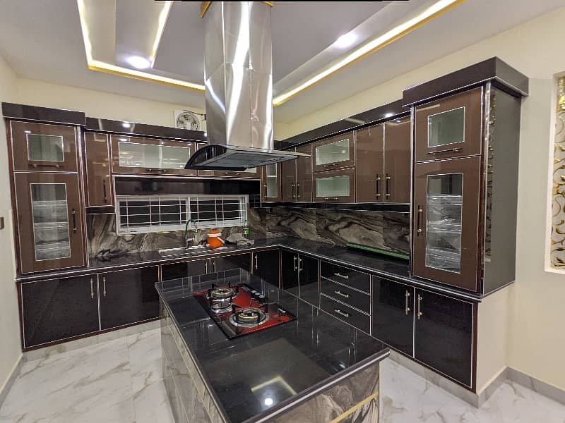 10 Marla Brand New Luxery Modern Stylish Leatest Tripple Storey Vip House Available For Sale In Wapdatown Lahore By Fast Property Services With Original Pics Of This House 10