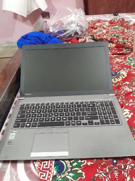 Toshiba techra core i5 5th generation 8 gb ram 256gb ssd 4