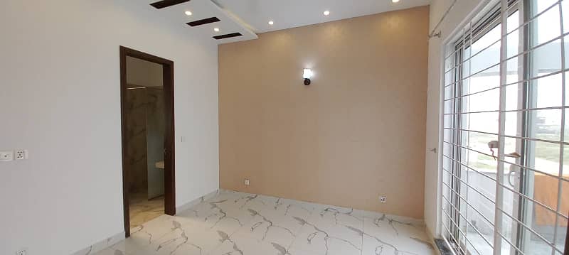 10 Marla Beautifully Designed Modern House for rent in DHA Phase 7 18