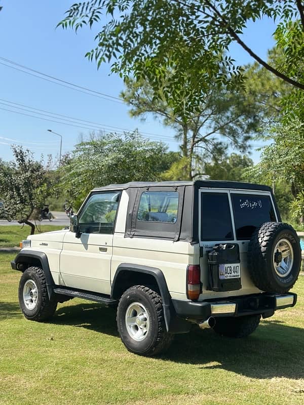 Toyota Prado RKR 1988 2