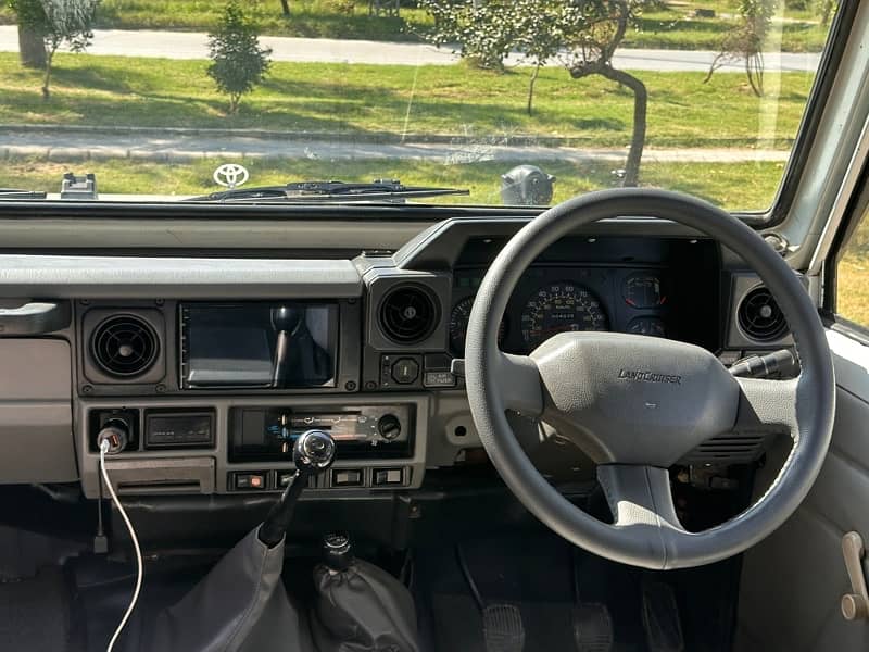 Toyota Prado RKR 1988 14