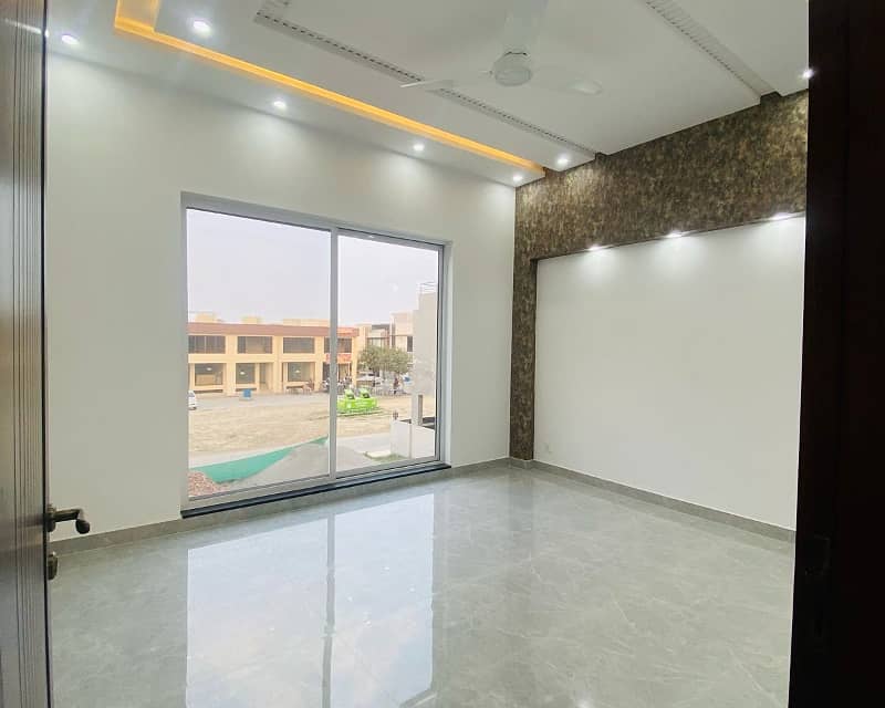 5 Marla Luxury House Available For RENT In DHA Phase 9 Town Lahore 7