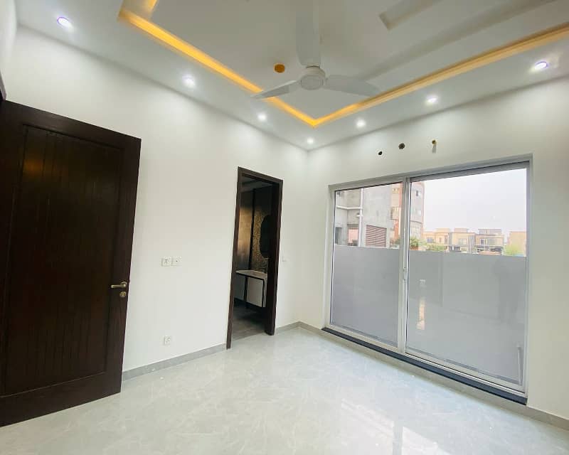 5 Marla Luxury House Available For RENT In DHA Phase 9 Town Lahore 13