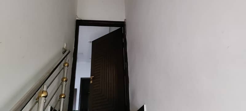 5 MARLA BRAND NEW UPPER PORTION FOR RENT IN OPF SOCIETY MAIN UCP ROAD LAHORE. 3