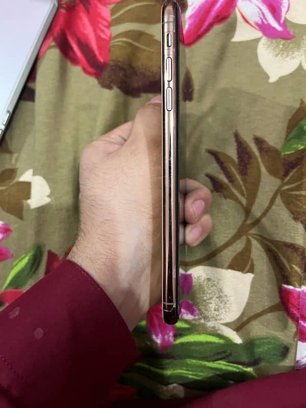 iphone XS max PTA APPROVED WITH BOX 256 gb 1