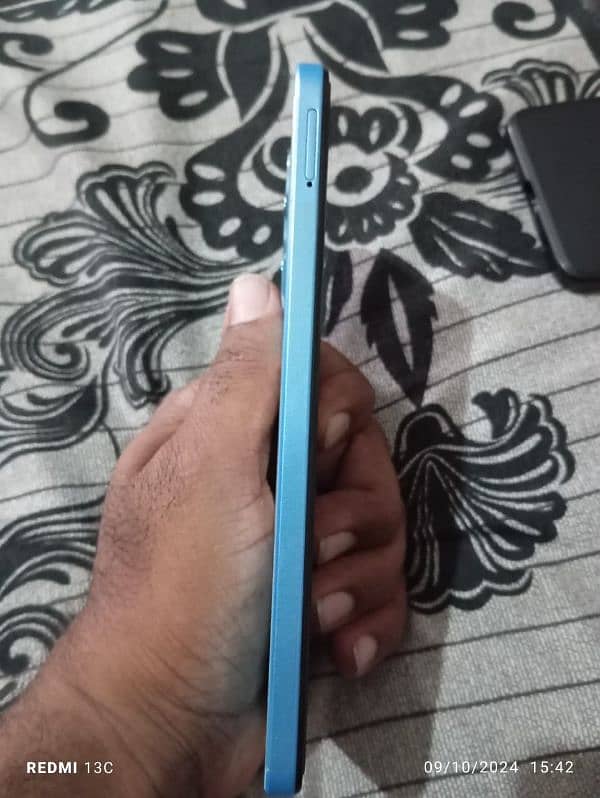 Mi redmi note 12 brand new condition. scratchless 5