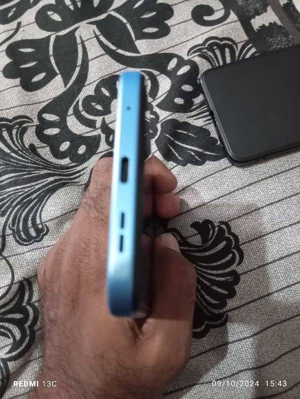 Mi redmi note 12 brand new condition. scratchless 7