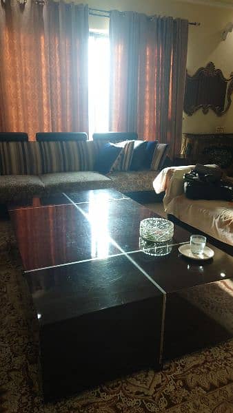 Center Solid Table with Two Matching Side Tables– Excellent Condition! 7