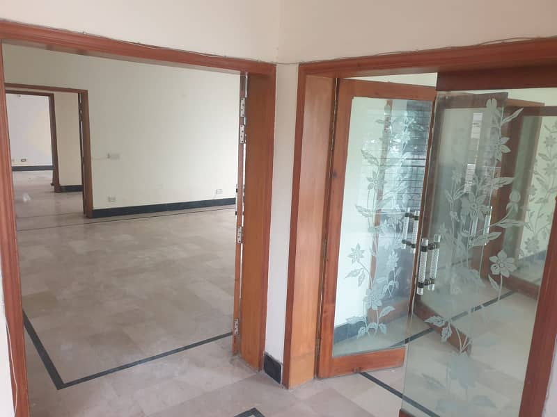 1 Kanal Beautiful House Available For Rent In Z Block DHA Phase 3 Lahore 13