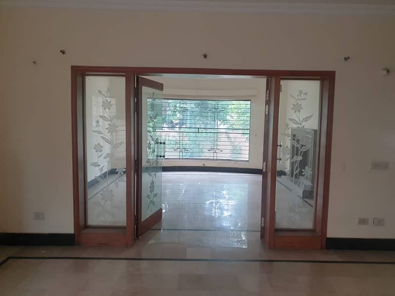 1 Kanal Beautiful House Available For Rent In Z Block DHA Phase 3 Lahore 16