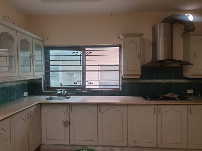 1 Kanal Beautiful House Available For Rent In Z Block DHA Phase 3 Lahore 18