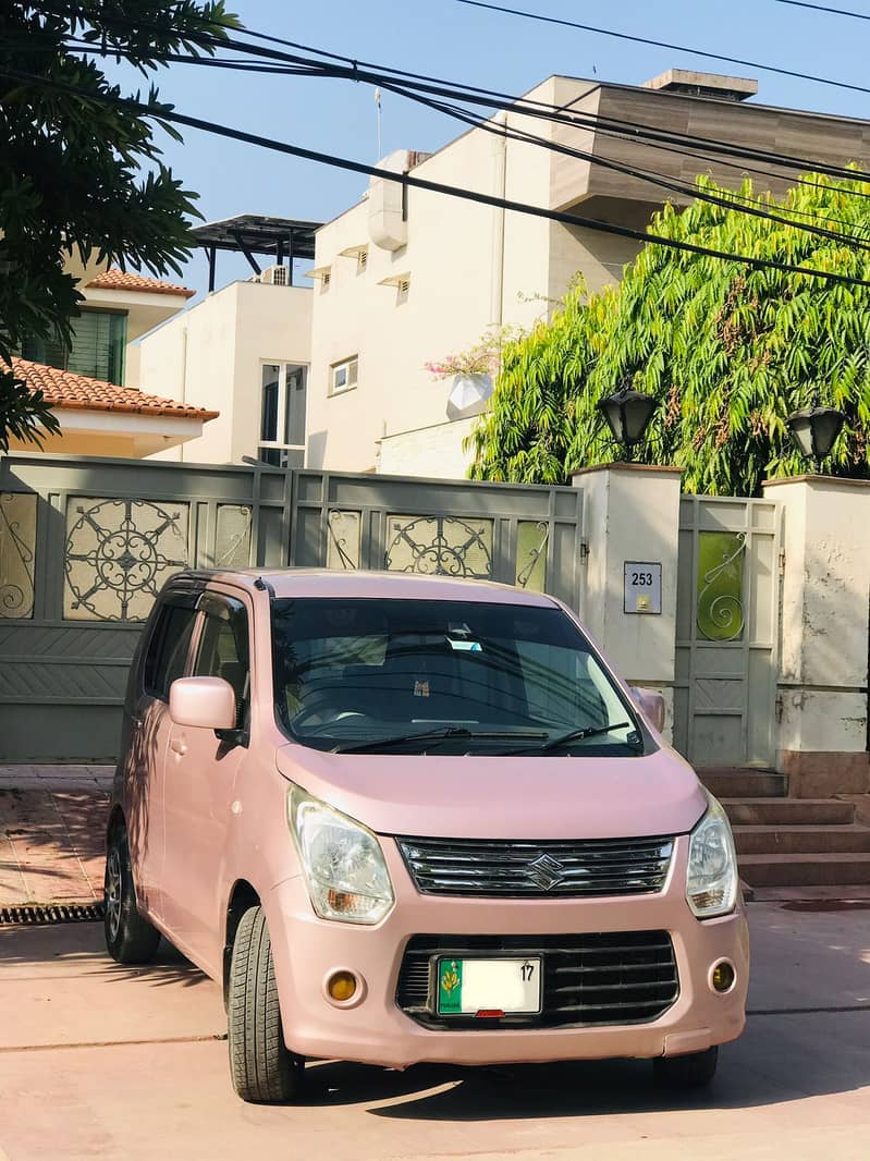 Suzuki Wagon R StingrayJapanese Model 2015 (Registered 2017) 1