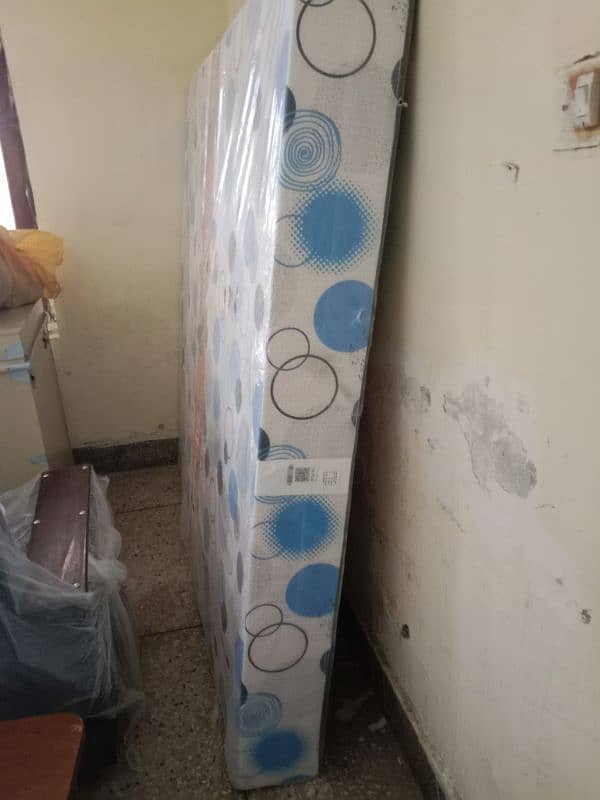 life time foam dura is very good condition is brand new 1