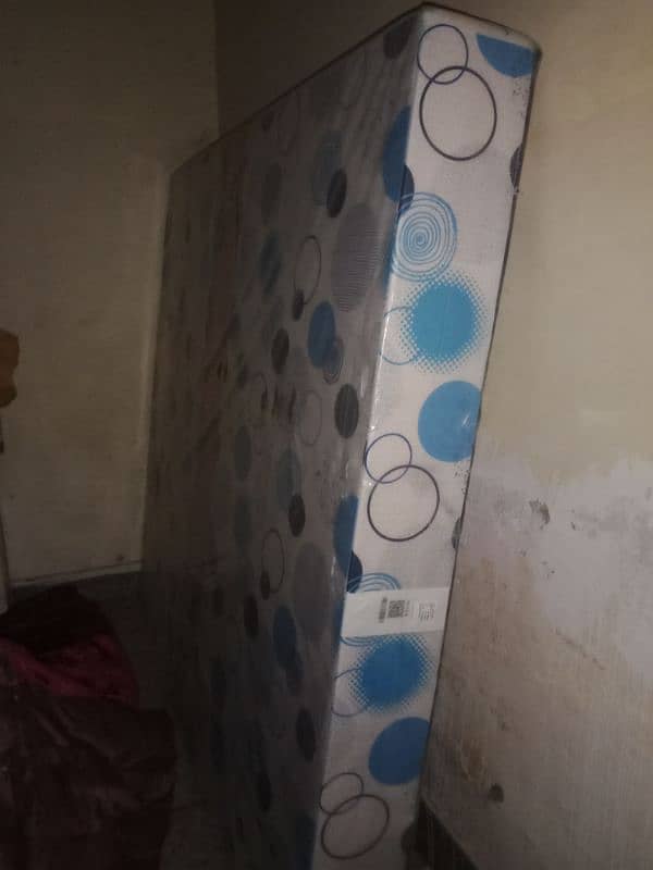 life time foam dura is very good condition is brand new 3