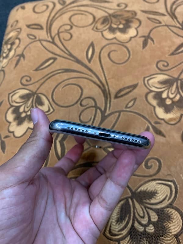 iPhone x Non PTA 256 3