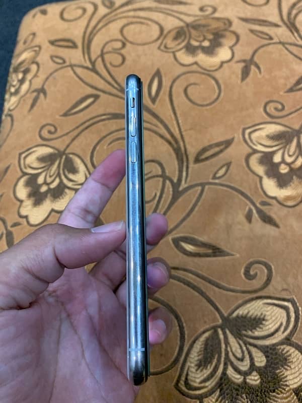 iPhone x Non PTA 256 4