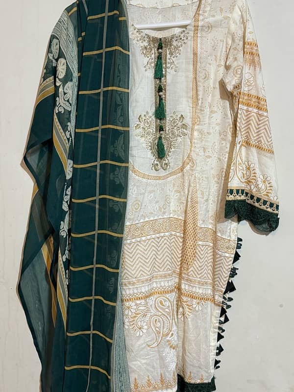 cotton and lawn suits new condition with embroidery 8