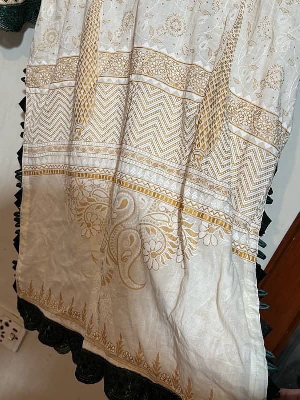 cotton and lawn suits new condition with embroidery 9