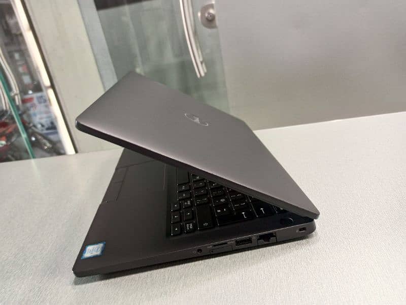 Dell latitude 5300 Core i5 8th Gen 6