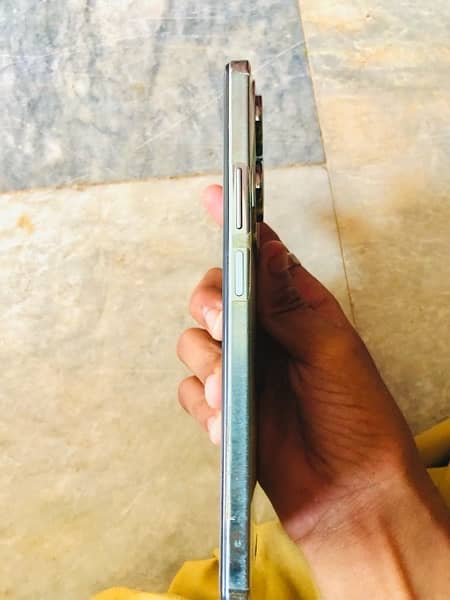 infinix hot 40 pro 16/256 gb 5