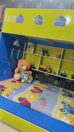 kids bunker bed doubles story like new