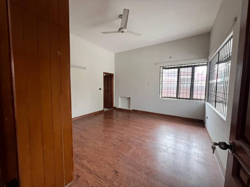 1 Kanal Beautiful House Available For Rent In W Block DHA Phase 3 Lahore 10