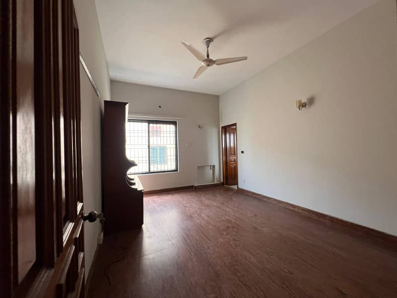 1 Kanal Beautiful House Available For Rent In W Block DHA Phase 3 Lahore 12