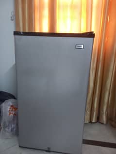 Haier Refrigerator HR-136BL