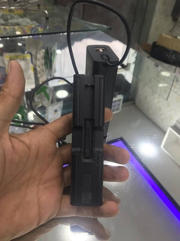 Dji Mavic air Fly More Combo Charger & 4 Battery Hub 6