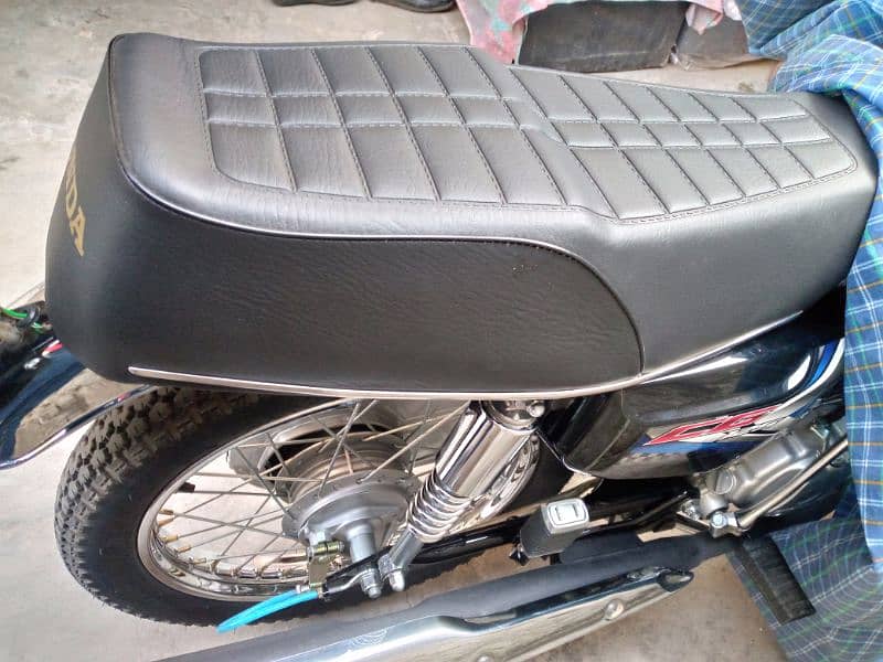 honda 125 well quality seat 0