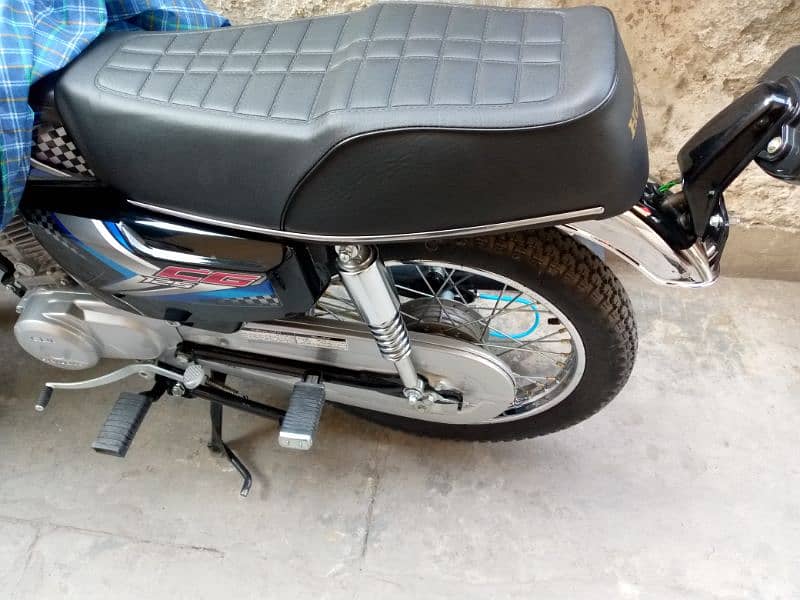 honda 125 well quality seat 1