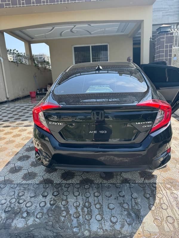 Honda Civic Oriel 2018 5