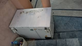 deep freezer for sale no issue in working. 0