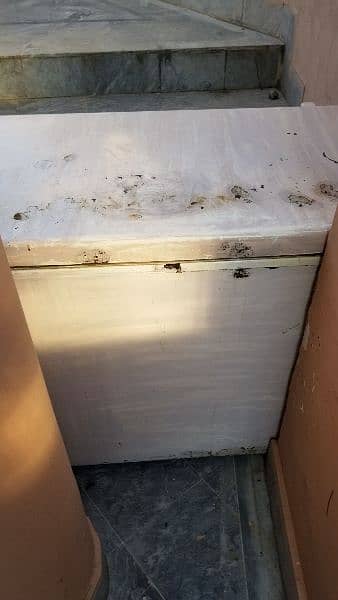 deep freezer for sale no issue in working. 1