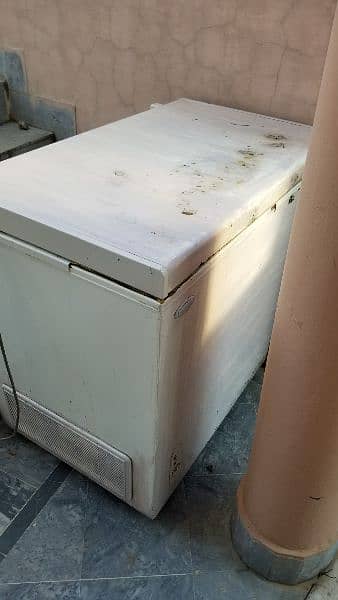 deep freezer for sale no issue in working. 2