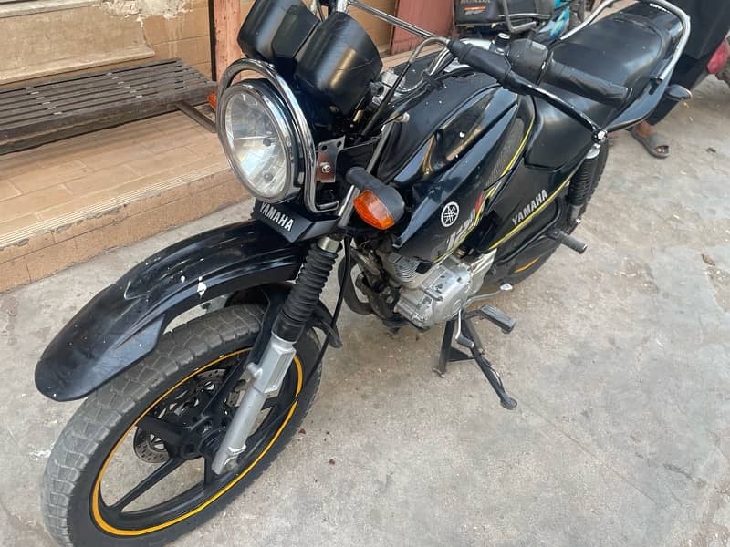 yamaha 2020 black ybr150g in good condition 1