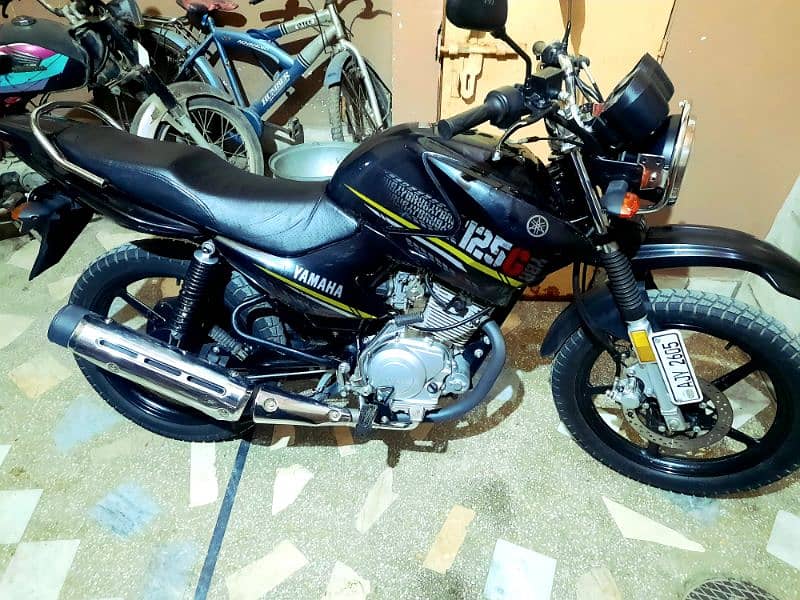 Yamaha ybr 125G 4