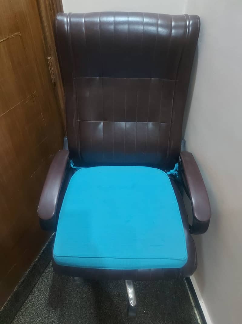 Office Furniture For Sale 1