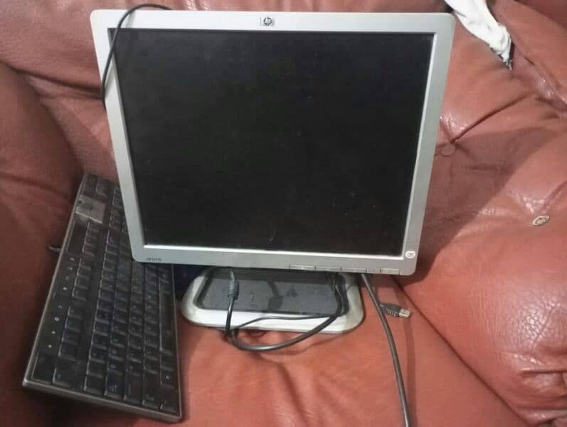 complete PC with 17" LCD urgent sale 0