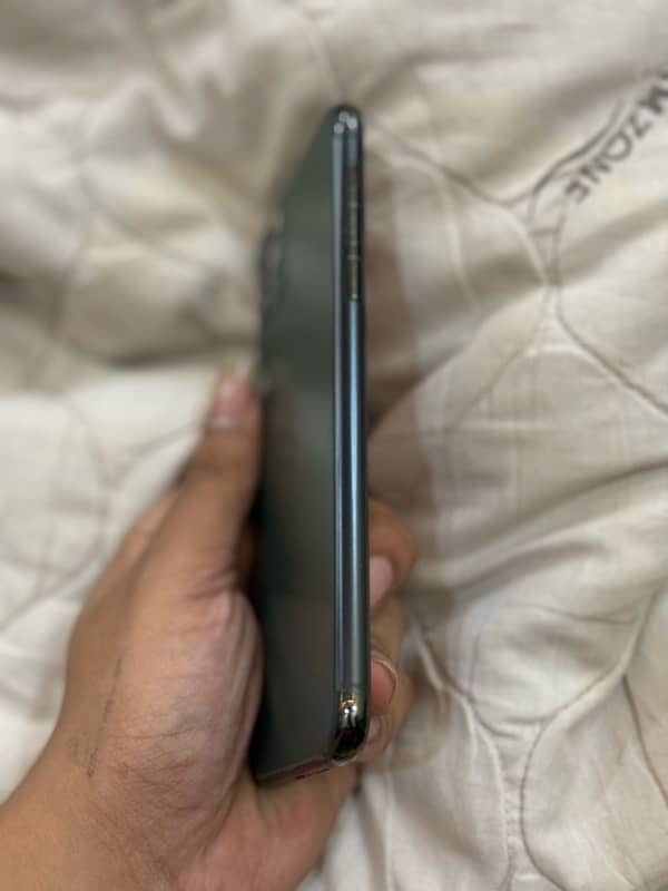 i phone  11 pro max 512 gb non pta 2