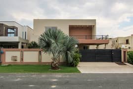 1 Kanal Slightly Used Unique Modern Design House For Sale At Prime Location Near To Park In DHA Phase 4 Lahore 0