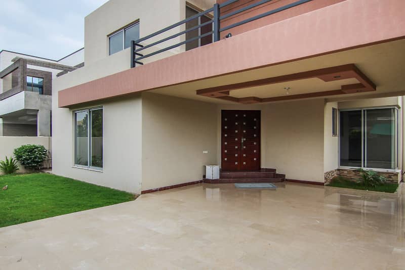 1 Kanal Slightly Used Unique Modern Design House For Sale At Prime Location Near To Park In DHA Phase 4 Lahore 1