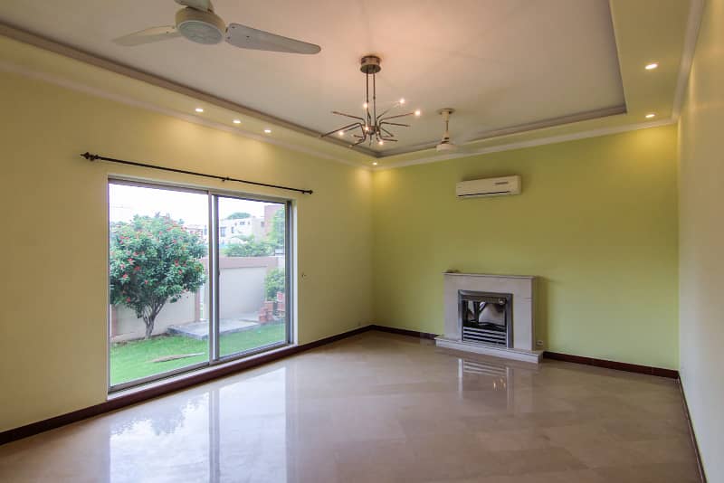 1 Kanal Slightly Used Unique Modern Design House For Sale At Prime Location Near To Park In DHA Phase 4 Lahore 2