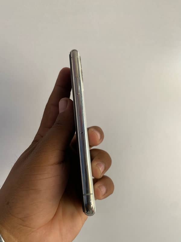 I phone 11 pro 64gb non pta 4