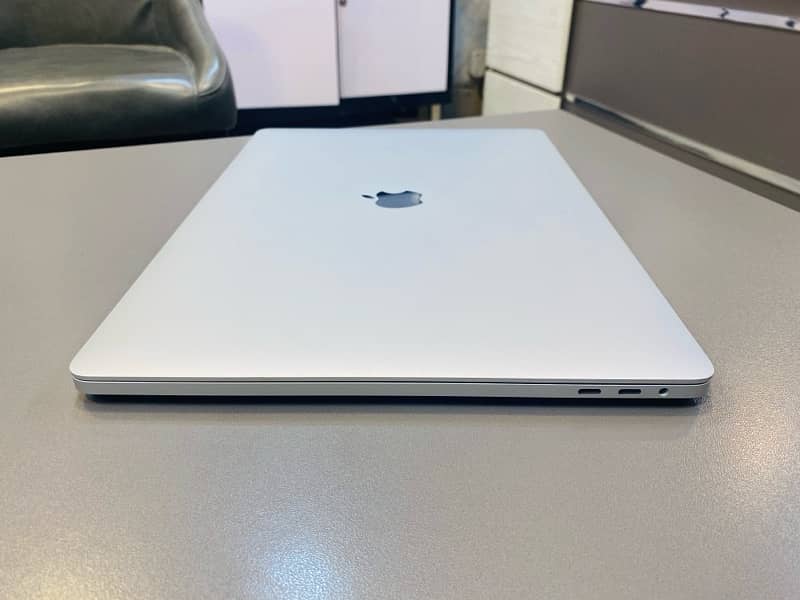 16inch Macbook Pro 2019 i7/32/512 6