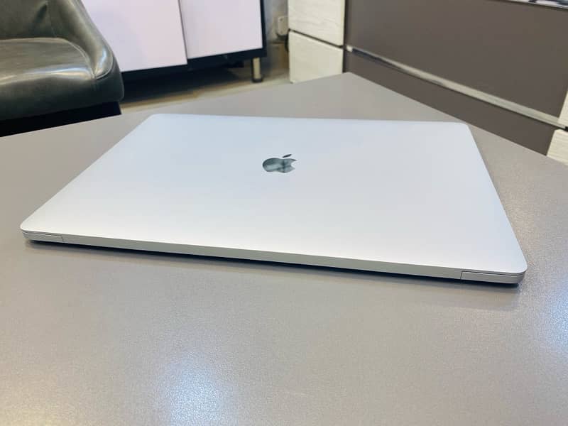 16inch Macbook Pro 2019 i7/32/512 7