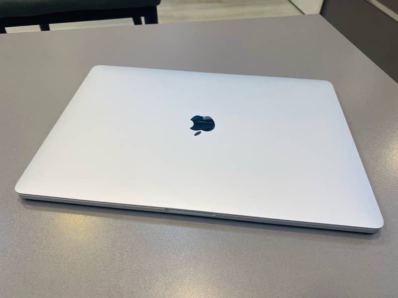 16inch Macbook Pro 2019 i7/32/512 9